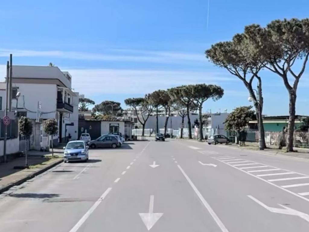locale commerciale in affitto a Volla