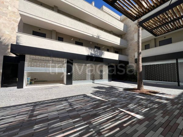 negozio in affitto a Volla