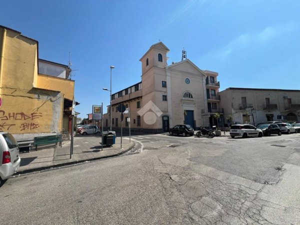 negozio in affitto a Volla