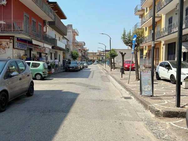 negozio in affitto a Volla