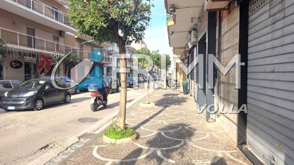 locale commerciale in affitto a Volla