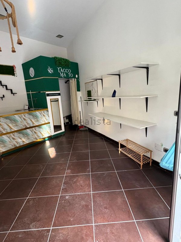 locale commerciale in affitto a Volla