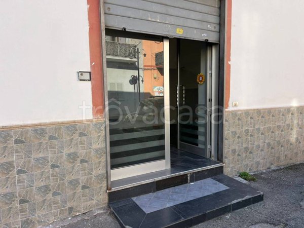 negozio in affitto a Volla