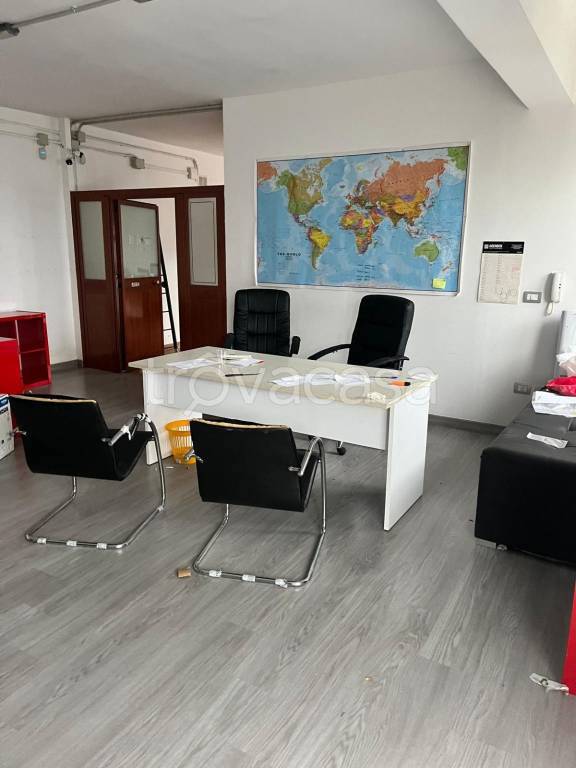 negozio in affitto a Volla