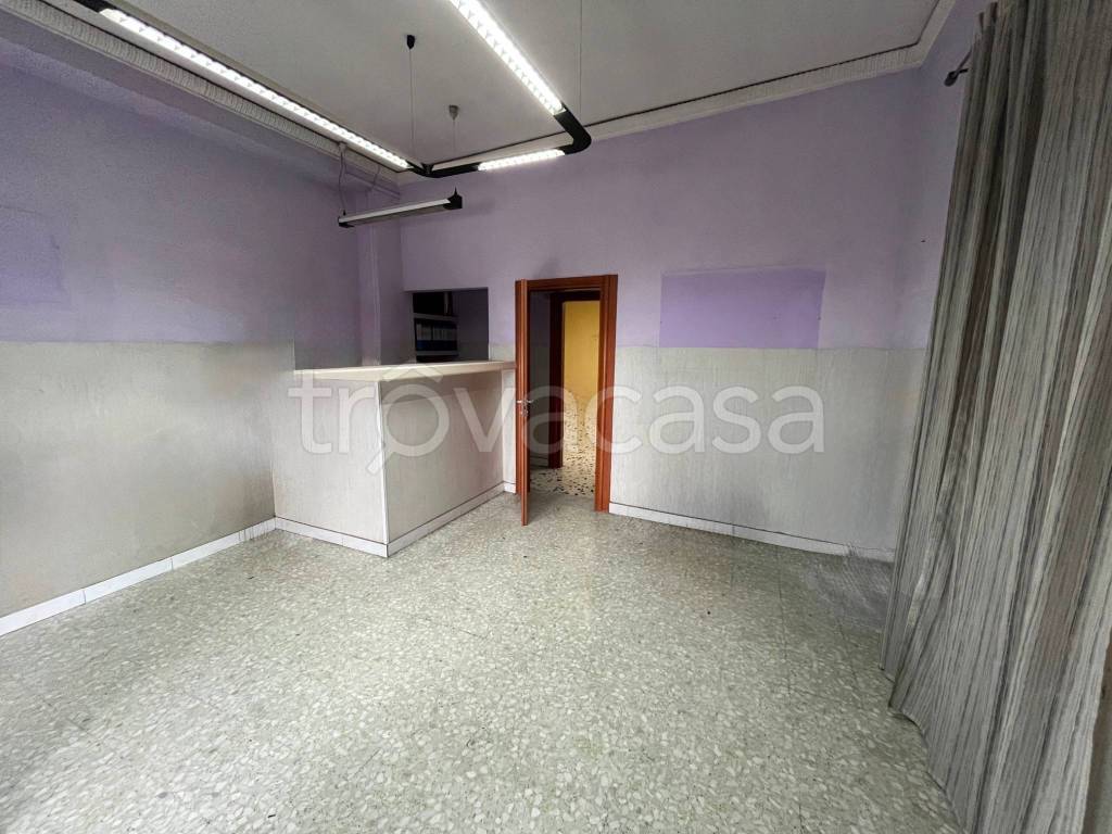 negozio in affitto a Volla