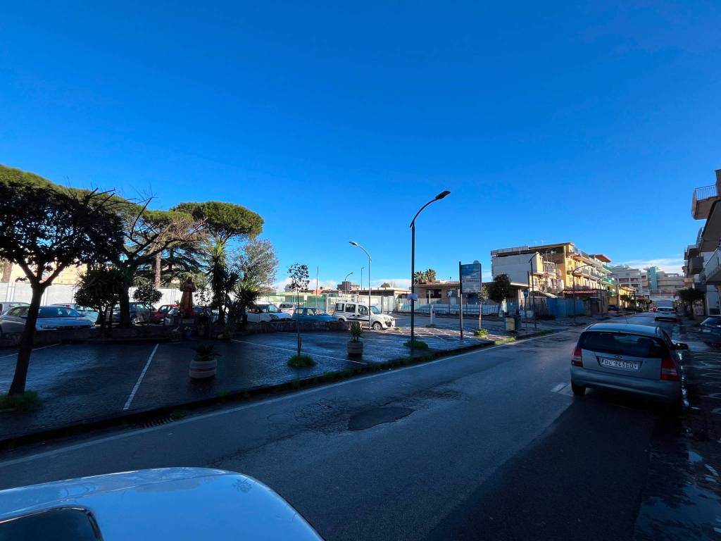 negozio in affitto a Volla