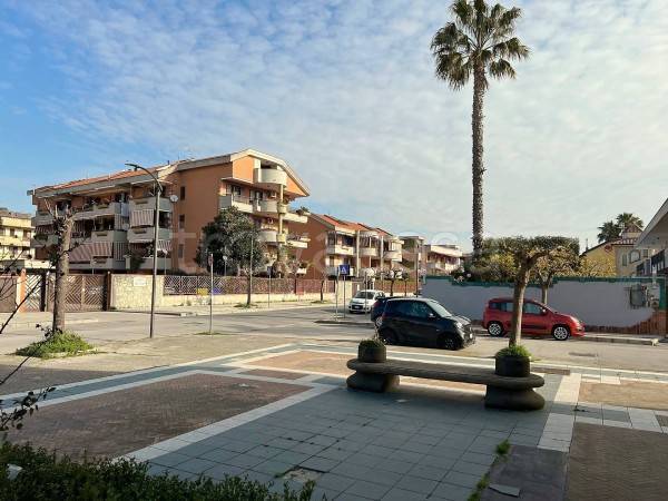 negozio in affitto a Volla