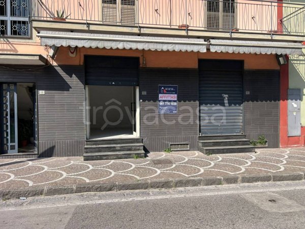 negozio in affitto a Volla