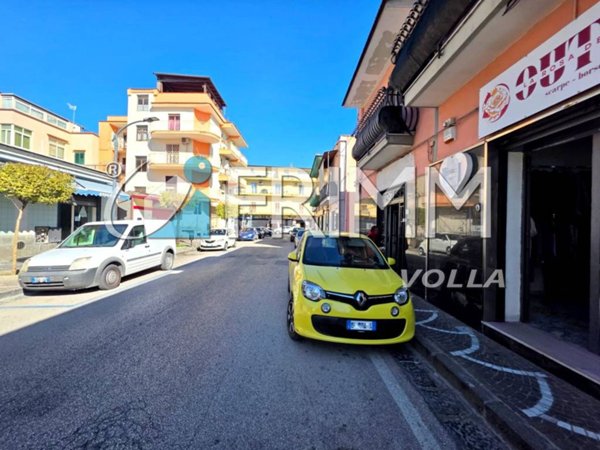 negozio in affitto a Volla