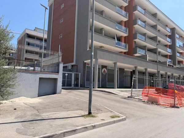 locale commerciale in affitto a Volla