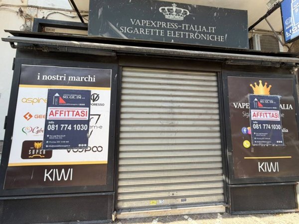 locale commerciale in affitto a Volla