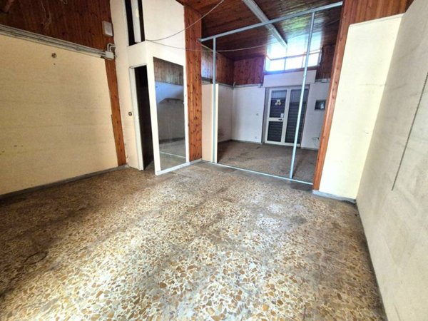 negozio in affitto a Santa Maria la Carità