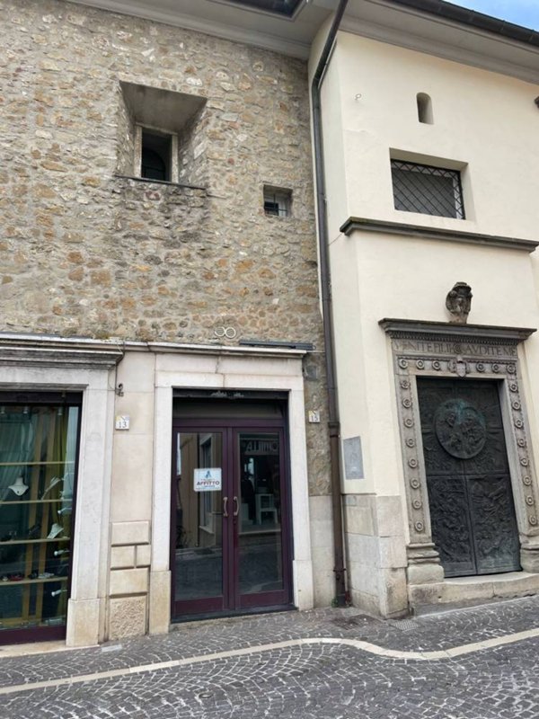 locale commerciale in affitto ad Ariano Irpino
