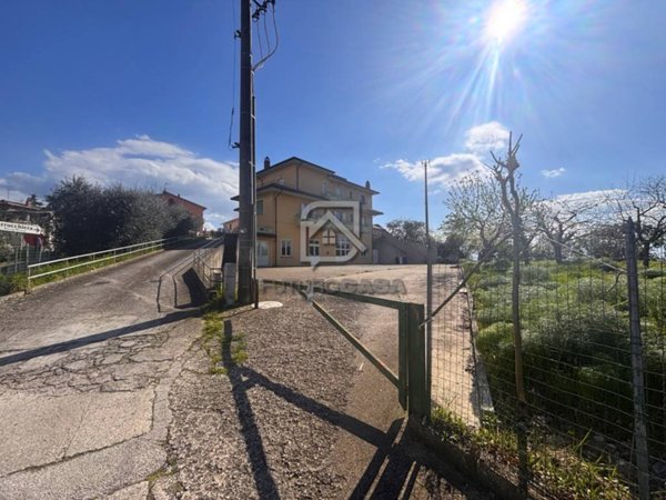 negozio in affitto ad Ariano Irpino