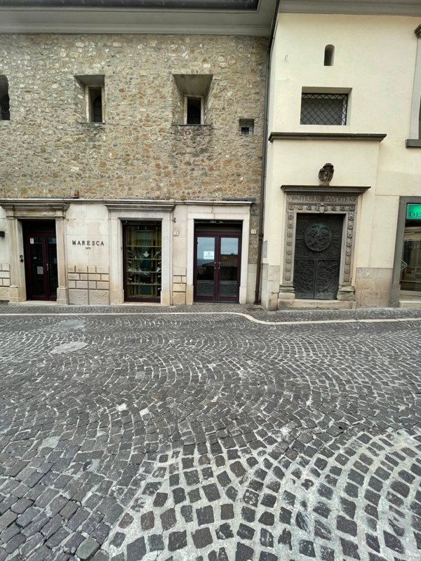 locale commerciale in affitto ad Ariano Irpino