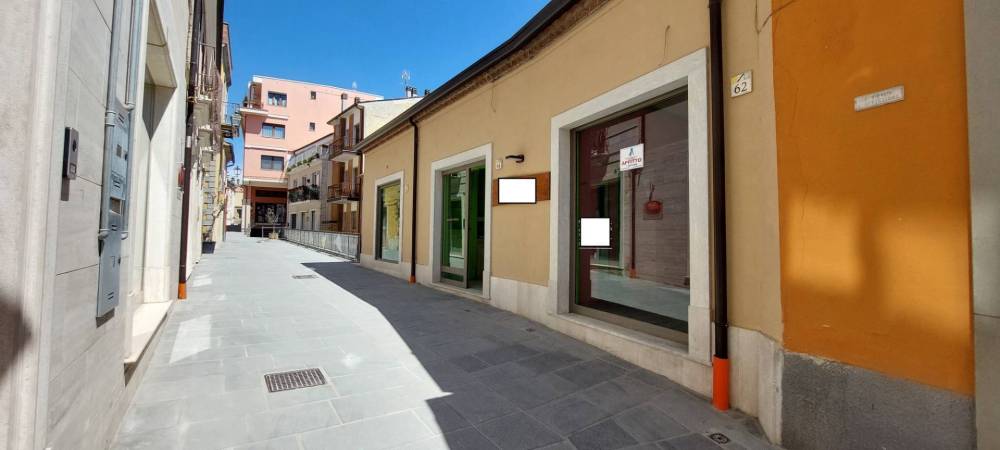 locale commerciale in affitto ad Ariano Irpino