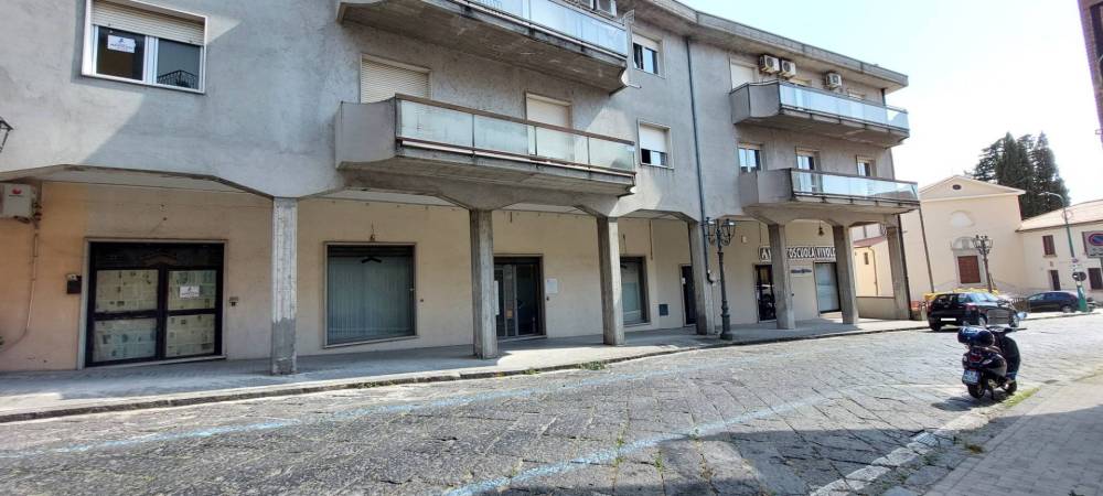 locale commerciale in affitto ad Ariano Irpino