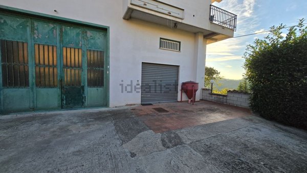 locale commerciale in affitto ad Ariano Irpino