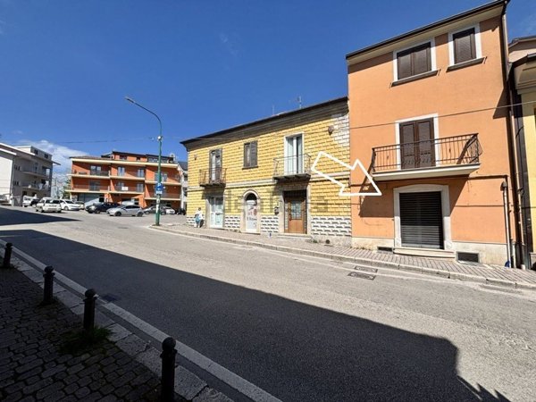 locale commerciale in affitto ad Ariano Irpino