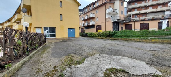 locale commerciale in affitto ad Ariano Irpino in zona San Pietro