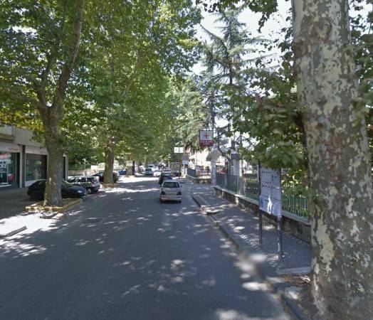 negozio in affitto ad Atripalda
