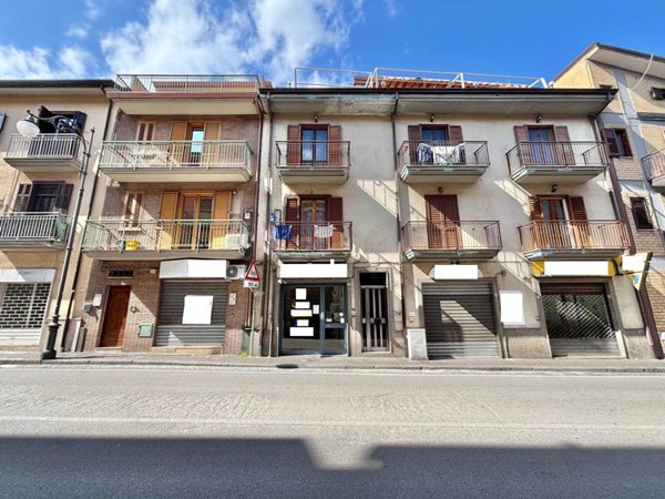 negozio in affitto ad Atripalda
