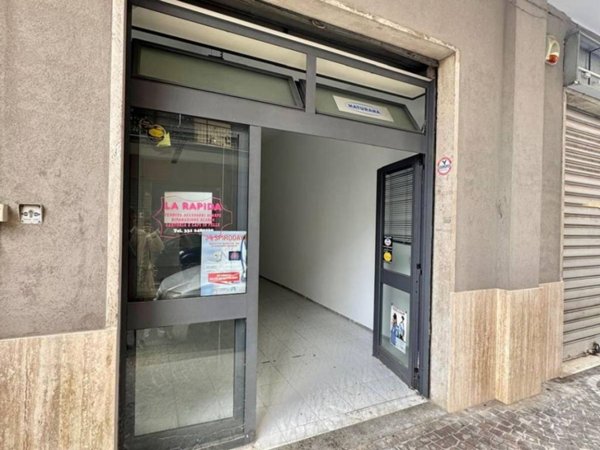 negozio in affitto ad Atripalda