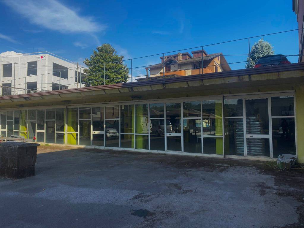 negozio in affitto ad Atripalda