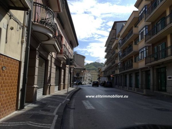 locale commerciale in affitto ad Atripalda