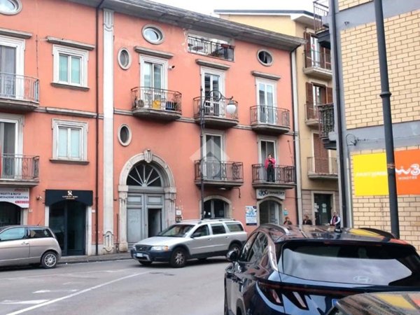 negozio in affitto ad Atripalda