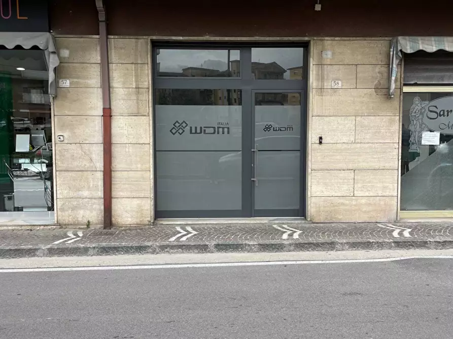 locale commerciale in affitto ad Atripalda