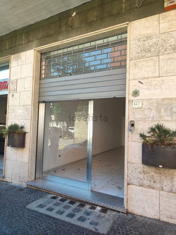 locale commerciale in affitto ad Atripalda