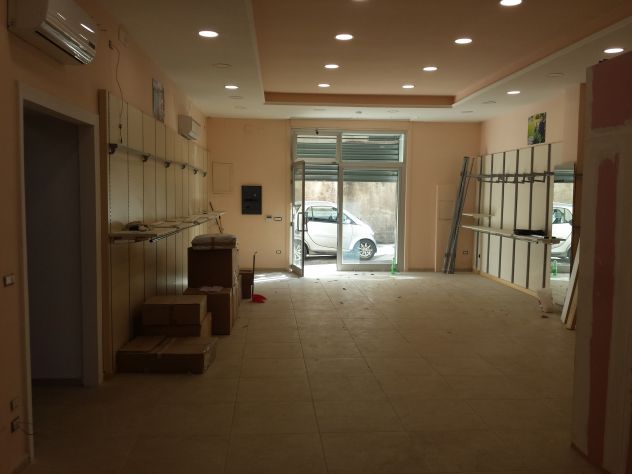 locale commerciale in affitto ad Atripalda