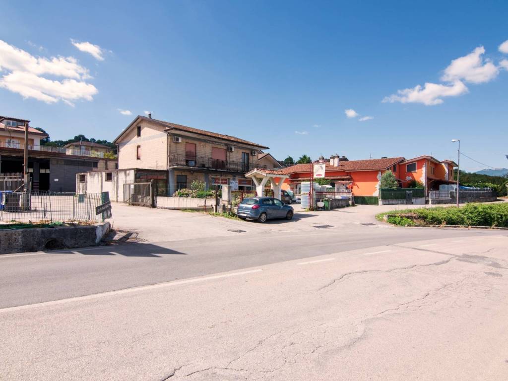 negozio in affitto ad Atripalda
