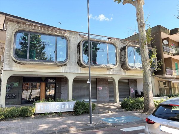 locale commerciale in affitto ad Atripalda