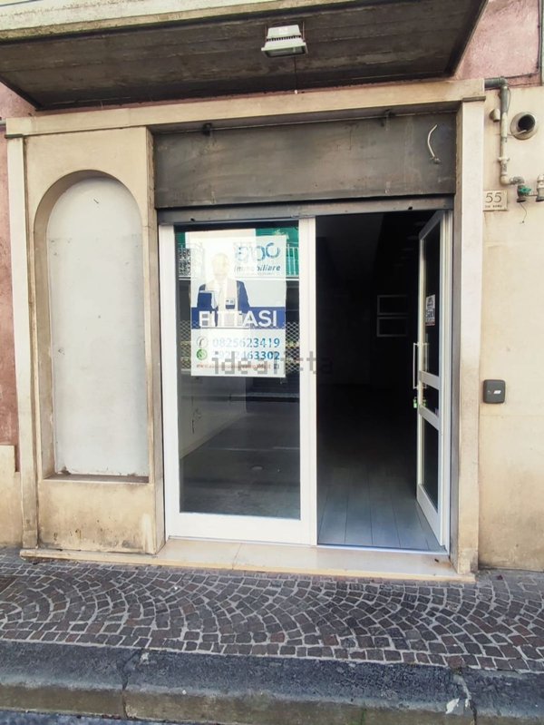 locale commerciale in affitto ad Atripalda