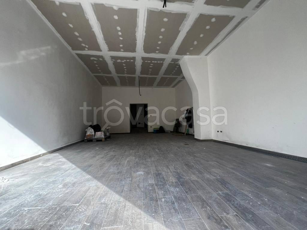 negozio in affitto ad Atripalda