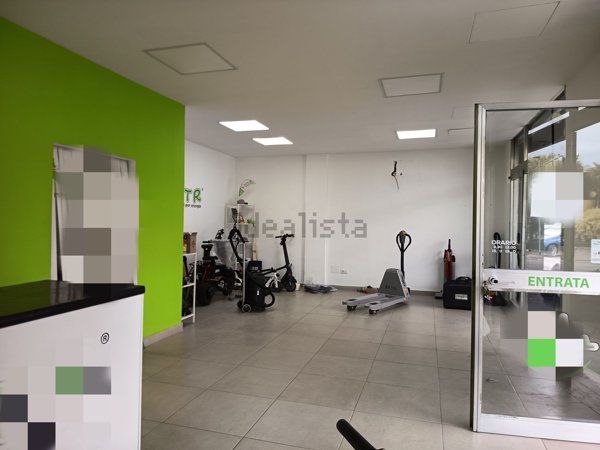 locale commerciale in affitto ad Atripalda