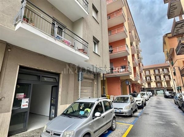locale commerciale in affitto ad Atripalda
