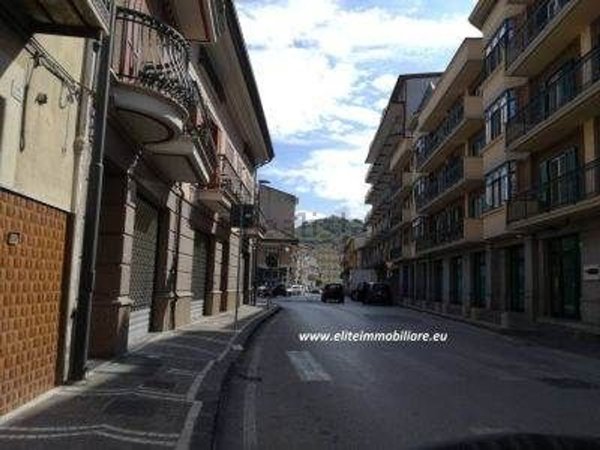 locale commerciale in affitto ad Atripalda