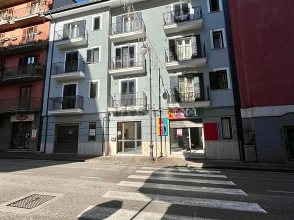 locale commerciale in affitto ad Atripalda