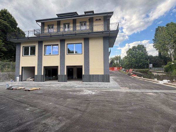 negozio in affitto ad Atripalda