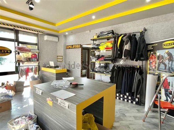 locale commerciale in affitto ad Atripalda