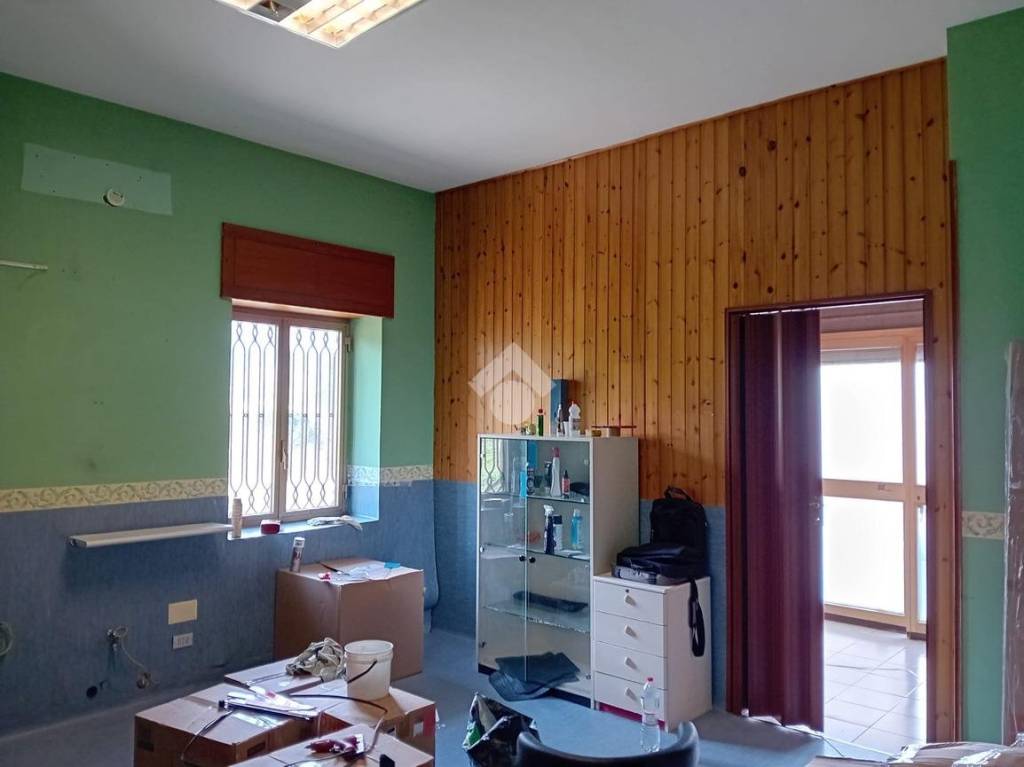 locale commerciale in affitto ad Atripalda