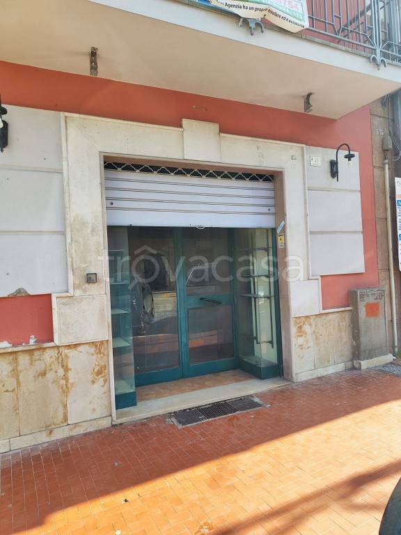 negozio in affitto ad Atripalda