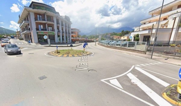 negozio in affitto ad Atripalda