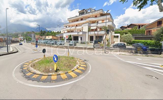 negozio in affitto ad Atripalda