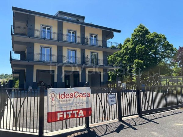 negozio in affitto ad Atripalda