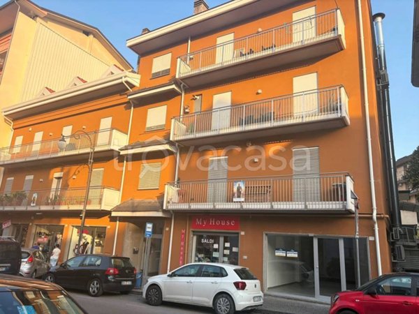 negozio in affitto ad Atripalda