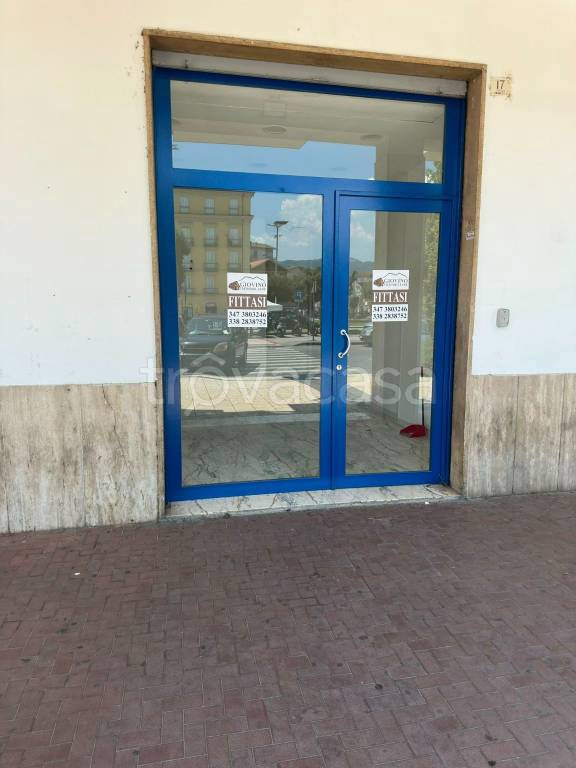 negozio in affitto ad Atripalda